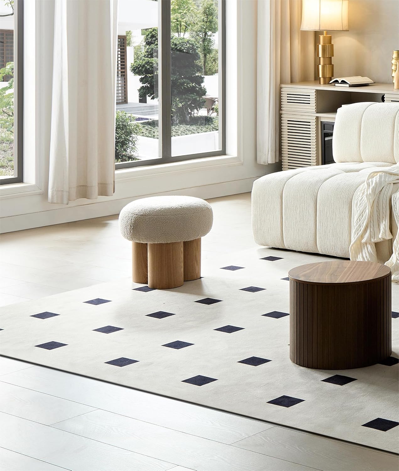 MEETAKING Small Round Foot Stool, Teddy Fabric Footrest Ottoman Stool with Non-Skid Legs, Modern Footstools Step for Couch, Desk, Office, Living Room (Beige)